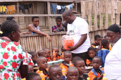 Students getting meals