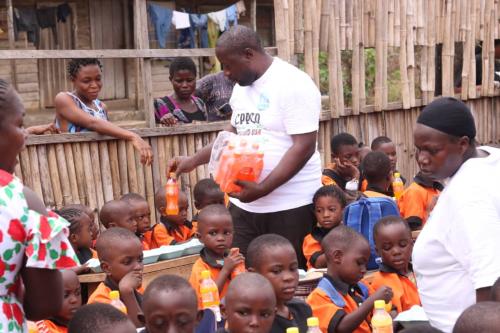 Students getting meals