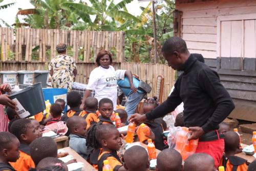 Students getting meals