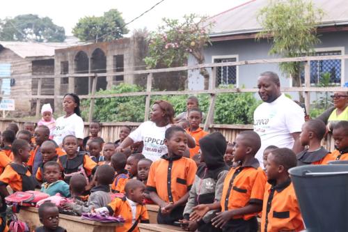 Students getting meals